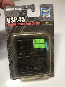 Trumpeter 526 1/35 Scale USP .45 World Pistol Selections - Picture 1 of 3