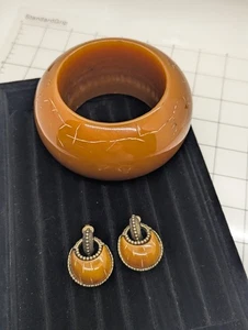 Juego de brazalete y pendientes gruesos de resina caramelo Diane Von Furstenberg😍 - Imagen 1 de 10