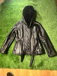 Vintage WILSONS Womens Black Leather Belted Jacket Coat w/Faux Fur Lining Size M - Picture 1 of 22