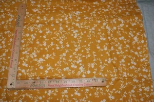 Golden Yellow White Flowers Linen Texture Fabric Cotton Quilting 1 Yd + 5 "x 52" - Picture 1 of 3