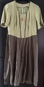 Damen Trachten Kleid grün mit Stickerei Gr. 40 von Landhaus - Picture 1 of 2
