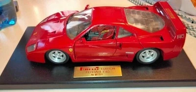 Ferrari F40 edizione  Pirelli lim. edit.  Polistil/Tonka su base in legno 1/18 - Immagine 1 di 4