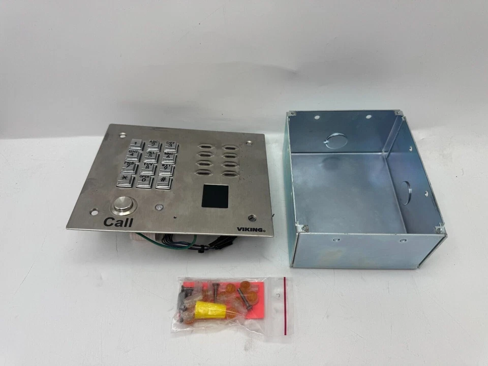 Sistema telefónico de entrada VoIP con acabado inoxidable cepillado Viking Electronics K-1770-IP Foto 1 de 1