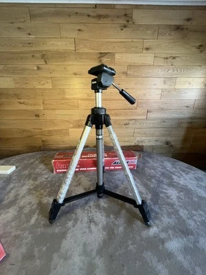 Hama Alpha 60 Camera Tripod Height 51-122cm Adjustable Black & Silver - Image 1 of 4