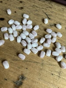 Pack of 100 ~ Czech glass Bean Beads ~ 7mm ~ Clover And White - Picture 1 of 3
