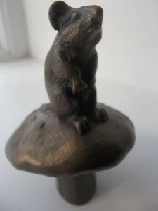 Micky Betts Mouse on Mushroom Figure - Picture 1 of 5