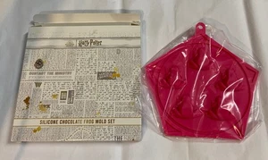 Beutekiste Harry Potter Zauberwelt Silikon Schokolade Frosch SM Form Pfanne Rosa - Bild 1 von 8