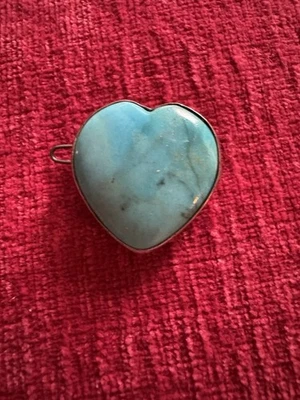 Cordón turquesa firmado por Jes Maharry Foto 1 de 4