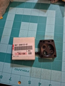 New In Bag Genuine OEM YAMAHA Fuel Pump Body 6g1-24412-01 - Picture 1 of 2