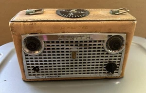 ZENITH ROYAL 760 VINTAGE RADIO NAVIGATOR LEATHER! ALL TRANSISTOR VINTAGE - Picture 1 of 18