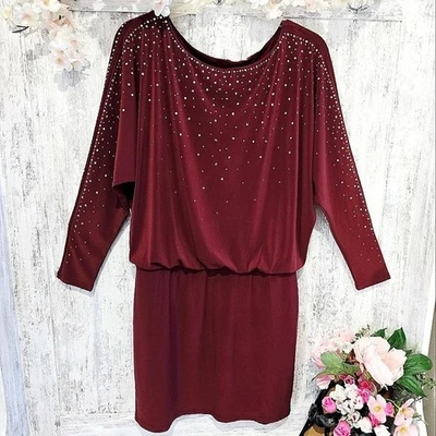 Mini Vestido Casa Blanca Mercado Negro Borgoña Estrás Mediano Pequeño Vacaciones Foto 1 de 4