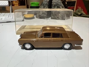 Vintage 1976 Gold Eligor Rolls Royce Silver Shadow  1:43 Diecast Car 1047 France - Picture 1 of 8