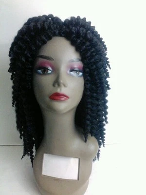 PELUCA DE GANCHILLO RIZADO HECHA A MANO Foto 1 de 4