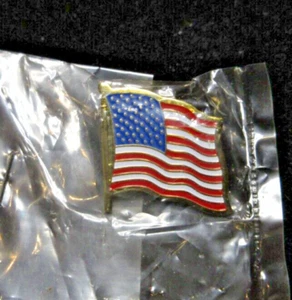 NEU IN VERPACKUNG Amerikanische Flagge Sammler Hut Anstecknadel Krawattennadel - Bild 1 von 3
