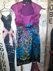 Abito in guaina corta Kay Unger NY da donna manica in seta taglia 2 Nuovo con etichette $350 sexy floreale - Foto 1 di 8