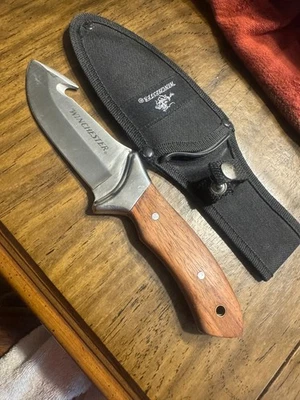 WINCHESTER 9” Fixed Blade Hunting Gut hook Knife  w/Sheath - Image 1 of 3