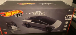 Hot Wheels Tesla Cybertruck & Cyberquad 1:10 RC Kit-Silver (GYD25)-New-Sealed - Picture 1 of 6