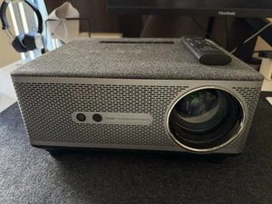 YABER ACE K1, 1080P FHD Beamer 4K Unterstützt WiFi6 Bluetooth Heimkino Beamer - Bild 1 von 9