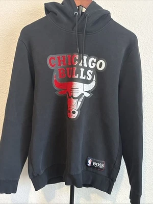 Sudadera con Capucha Pullover Negra HUGO BOSS X NBA Chicago Bulls Talla M Foto 1 de 4