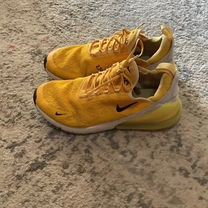 Nike Air Max 270 University Gold Yellow Shoes Sneakers CK1675-700 Women's Sz 11 - Picture 1 of 11