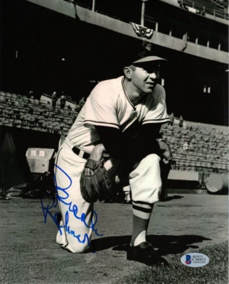 BROOKS ROBINSON SIGNED AUTOGRAPHED 8x10 PHOTO BALTIMORE ORIOLES HERO BECKETT BAS - Image 1 of 2