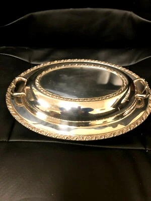 VINTAGE BERWICK Wm A ROGERS SILVERPLATE SERVING DISH WITH COVER - Image 1 of 4