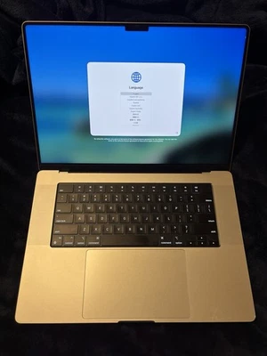 Apple MacBook Pro 16-дюймовый M1 Max ноутбук 32GB RAM, 1TB SSD, серебро - Изображение 1 из 4