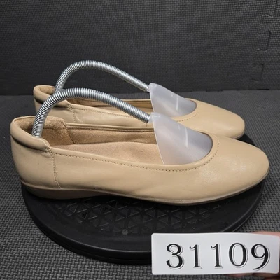 Leather Ballet Flats Womens Sz 10 Beige Tan Round Toe Slip On Comfort Shoes Low - Image 1 of 4
