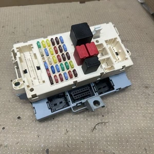P209876 2003-2008 Maserati Quattroporte M139 Dashboard Power Fuse Relay Box LH - Picture 1 of 10