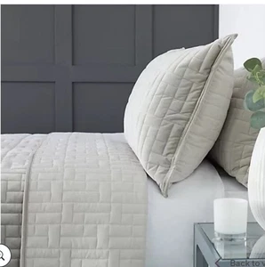 K by Kelly Hoppen Velvet Reversible Bedspread & 2 Shams Double Taupe New - Picture 1 of 13