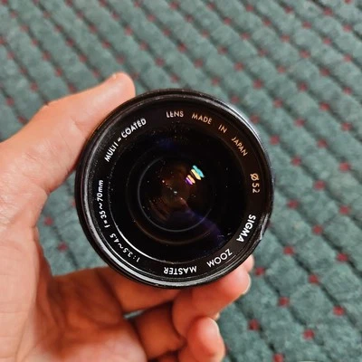 Sigma Zoom 1:35 ~4.5 F=28 ~70 Mm Multi - Coated Lens Made In Japan  - Image 1 of 4