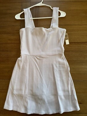 Vestido mameluco Victorias Secret para mujer mediano blanco incorporado pantalones cortos acanalados sin mangas Foto 1 de 3