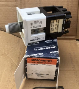 Honeywell Micro Switch 911BLB973MA - Picture 1 of 3