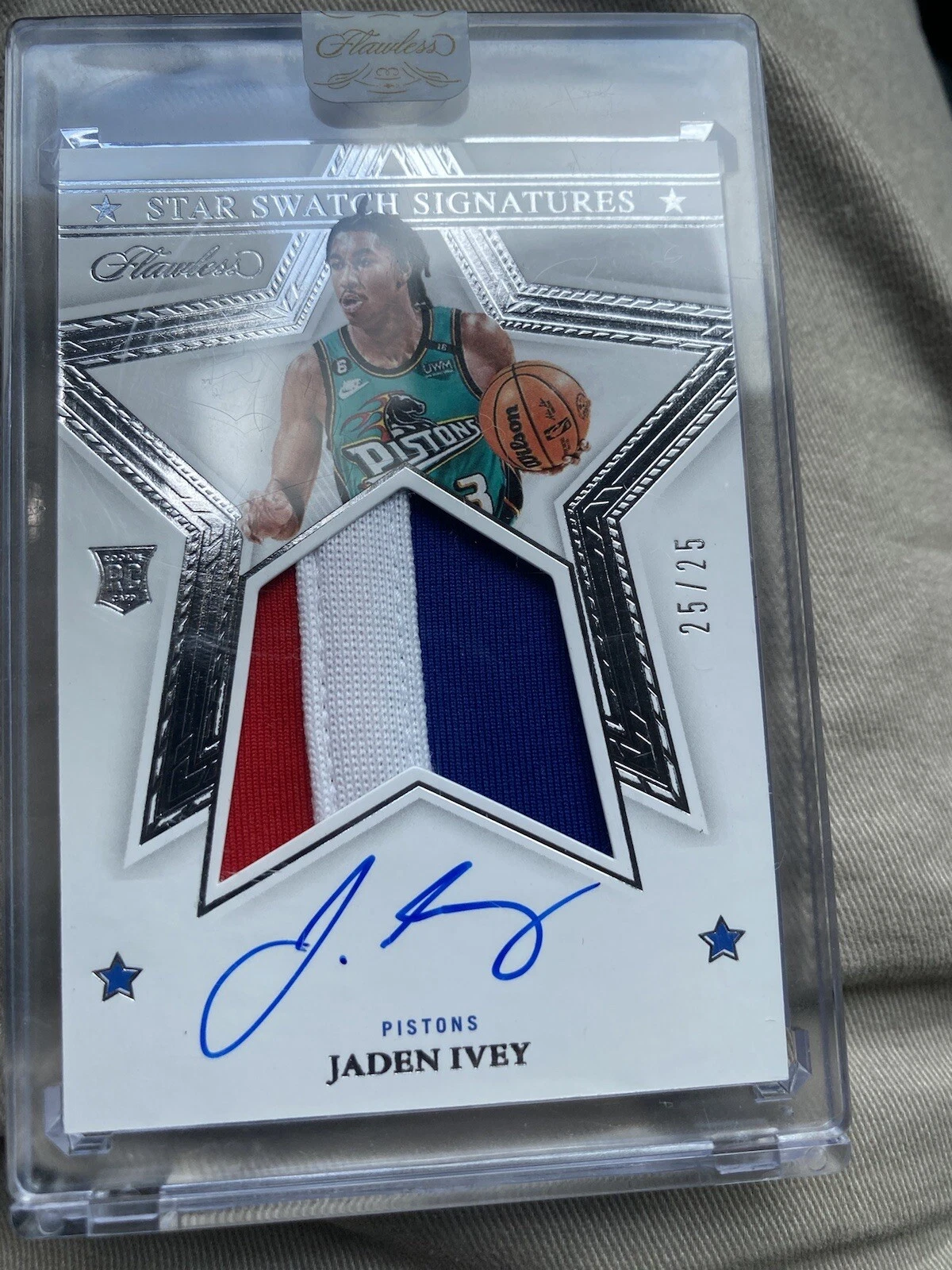 2022-23 Flawless Jaden Ivey Star Swatch Signatures Rookie Patch Auto 25/25 1/1