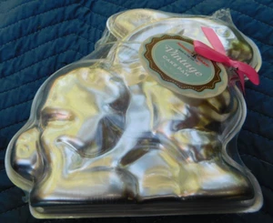 Nordic Ware Vintage 3D Rabbit Easter Bunny Spring Cake Pan Aluminum Made USA New - Picture 1 of 4
