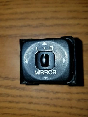 Оригинальный регулятор регулировки бокового зеркала 2003 Lexus ES330 476-2842 протестирован  - Изображение 1 из 4