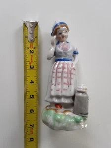 Vintage Dutch Girl Porcelain Figurine, made in "Occupied Japan" 1945-1951 - Picture 1 of 4
