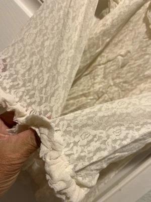 FOREVER 21 SEXY PLUNGE NECK IVORY LACE SUMMER WORK PARTY TOP S - Image 1 of 4