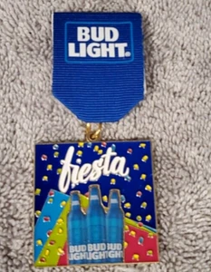 🆕2022 BUD LIGHT San Antonio FIESTA MEDAILLE - Blue Ribbon - Show Your Pride Texas - Bild 1 von 7