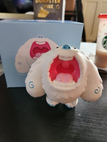 Abominable Toys x Mupa Toy Mallow Chomp LE 500 Chomp Vinyl Figure Cover