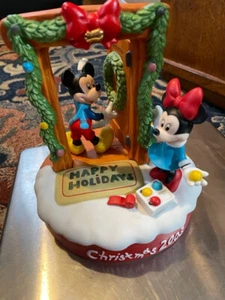 DISNEY 2003 GROLIER HOLIDAY FIGURINE HOME FOR THE HOLIDAYS MICKEY MINNIE HTF - Picture 1 of 5