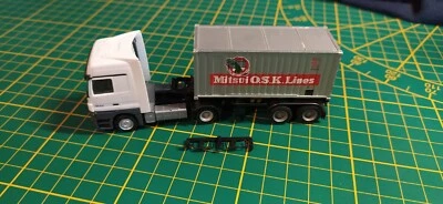 HERPA MB ACTROS 4X2 + CHASSIS 20' ET CONTAINER 20' DRY "MITSUI OSK LINE" HO 1/87 - Photo 1/4