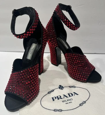 Zapatos de salón de cuero con correa al tobillo punta abierta tacón alto estrás cristal PRADA Foto 1 de 4