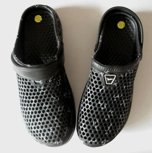Unisex Light Non-slip Clog Sandals Slippers with Strap Size 10 Black with Print - Picture 1 of 4