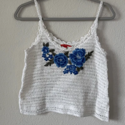 Camiseta sin mangas Chelsea y violeta blanca crochet encaje boho bordada rosas talla M Y2K Foto 1 de 4