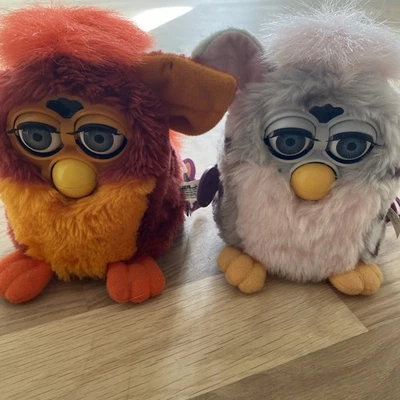 Tiger Electronics Vintage Furby Gallo Leopardo de las Nieves Años 90 Etiquetas Juguete Difuso Foto 1 de 4