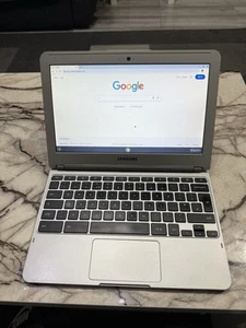 Samsung Chromebook Series 5 XE303C12 12.1" Computer Laptop Notebook 2012 - Picture 1 of 8