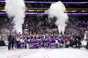 PWHL MINNESOTA FROST 2025 WALTER CUP CHAMPIONS TEAM PIC FRIDGE MAGNET 5" X 3.5" - Picture 1 of 1