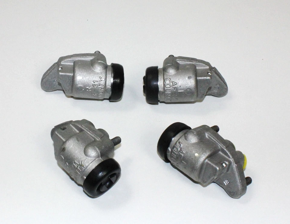 SET OF 4 FRONT BRAKE WHEEL CYLINDERS FOR THE AUSTIN A40 SPORTS 1950 - 1953 - Image 1 of 1