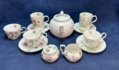 ¡Impresionante! JUEGO DE TÉ ROYAL PATRICIAN STAFFORDSHIRE FLORAL 2 CARAS PORCELANA DE HUESO FINO Foto 1 de 4